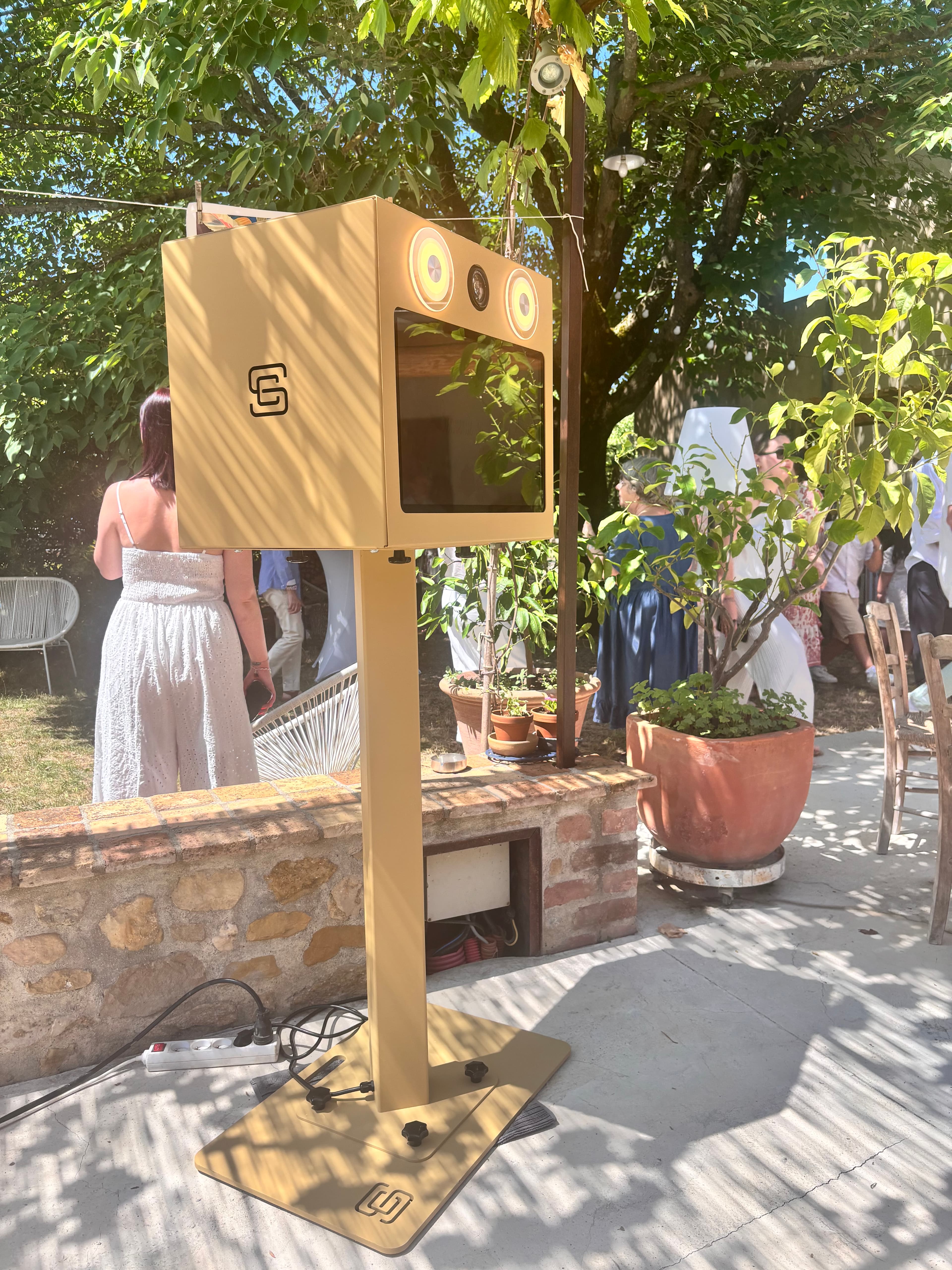 PHOTOTBOOTH ULTRA GOLD de marque MY SELFIE COMPANY 🇫🇷Fabrication française